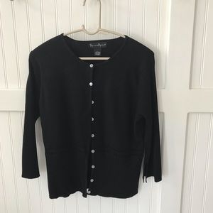 Black sweater 3/4 sleeve